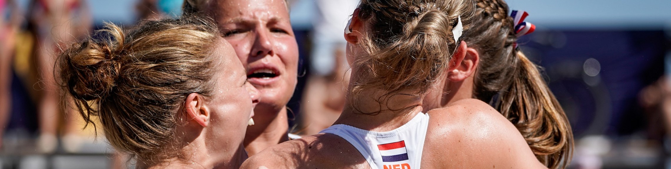 Ook winst en verlies Beach handbal Dames, kwartfinale bereikt