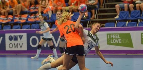 Dames U19 oefent tweemaal tegen Duitsland