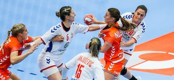 Dramatische start Nederland in openingsduel EK