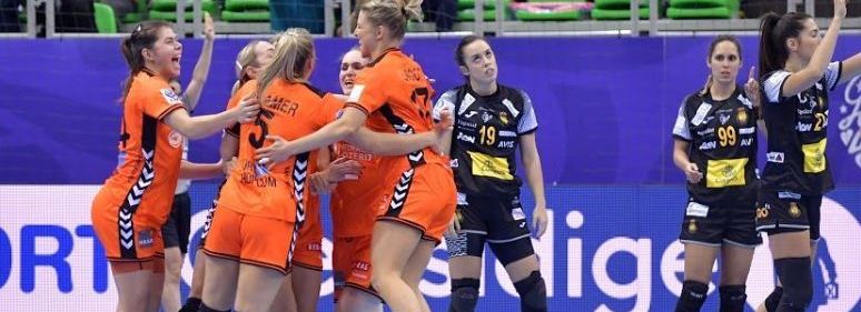 Voorlopige selectie van 35 speelsters met Nycke Groot