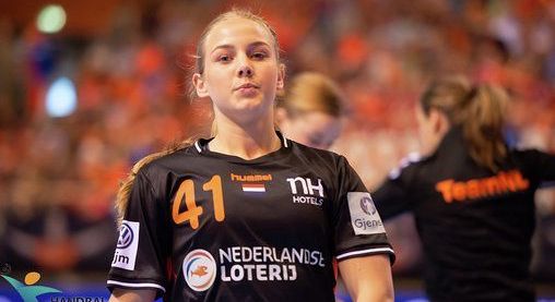 Zoë Sprengers legt er negen in het netje
