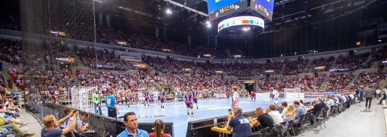 Duitse clubs plannen testwedstrijd voor 6000 toeschouwers