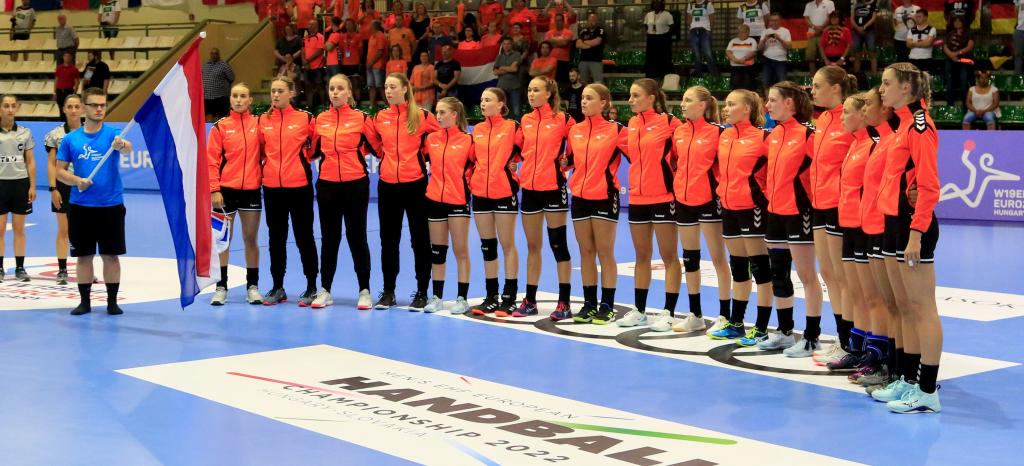 Nederland U19 neemt eerste horde en wint van Duitsland